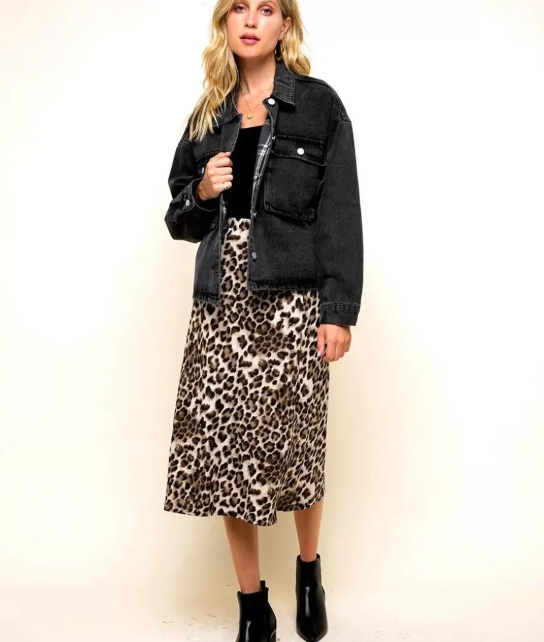 Women Nayked Apparel Tops>Women'S Vintage Washed Oversized Denim Jacket/Discontinued